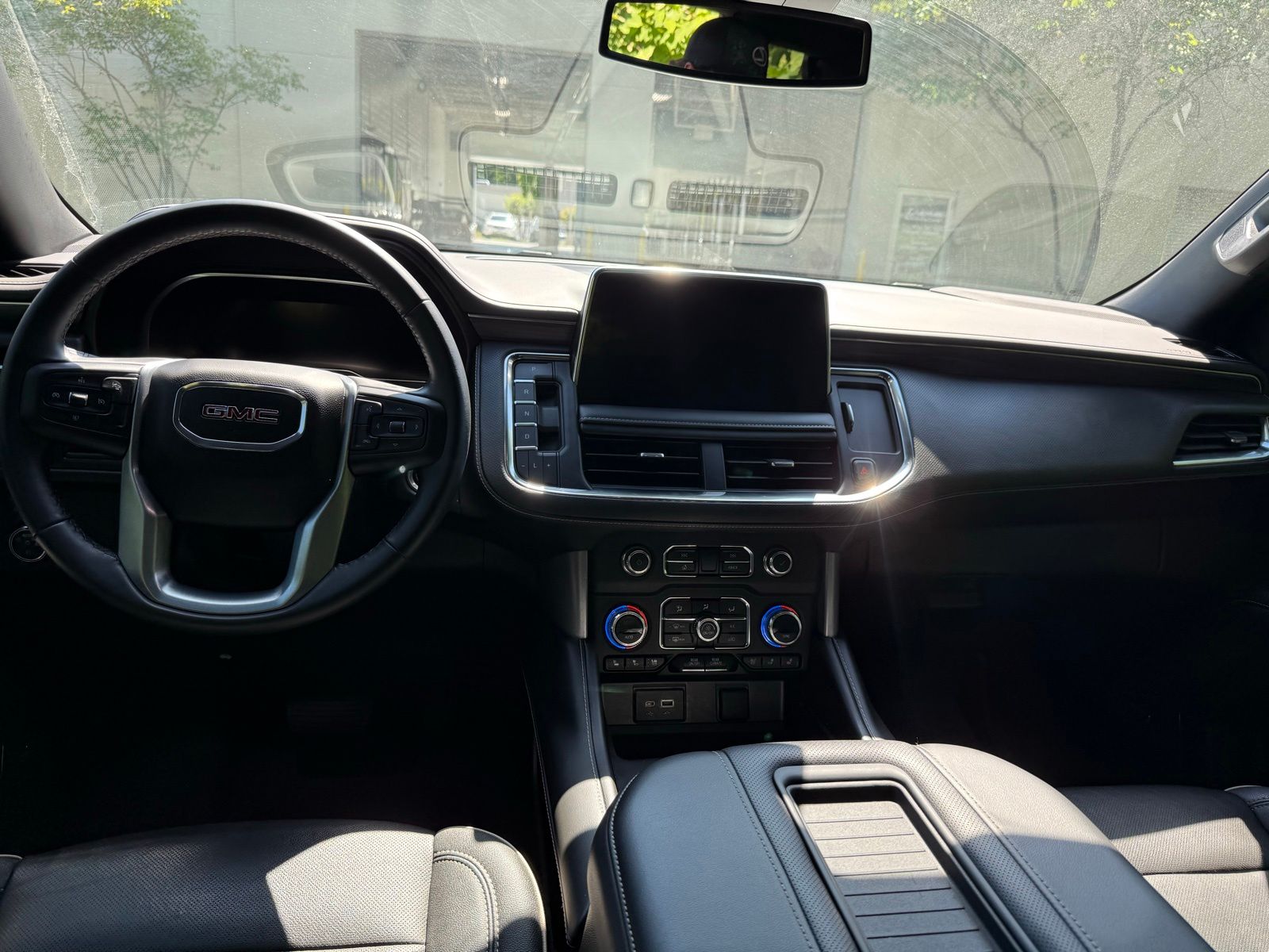 Used 2023 White GMC SLT image 6
