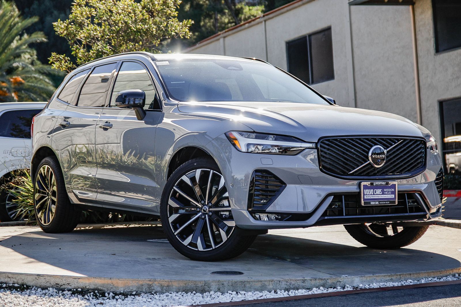 2026 Volvo XC60 B5 Ultra