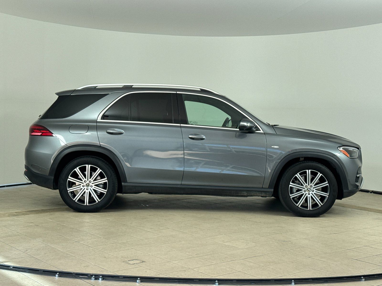 2025 Mercedes-Benz GLE GLE 450e — full photo 7 of 29