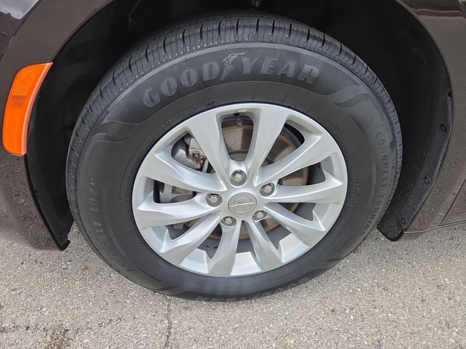 used 2018 Chrysler Pacifica car, priced at $18,250