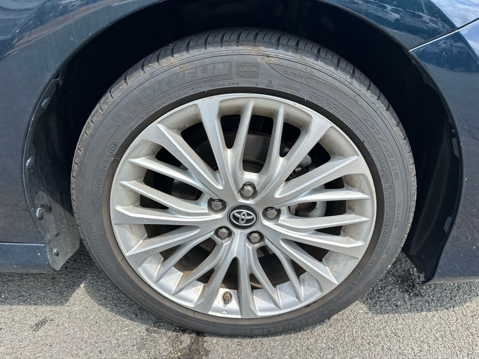 Used 2019 Blue Toyota XLE image 19