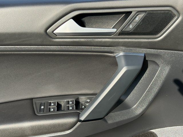 Used 2019 Green Volkswagen 2.0T SE image 23