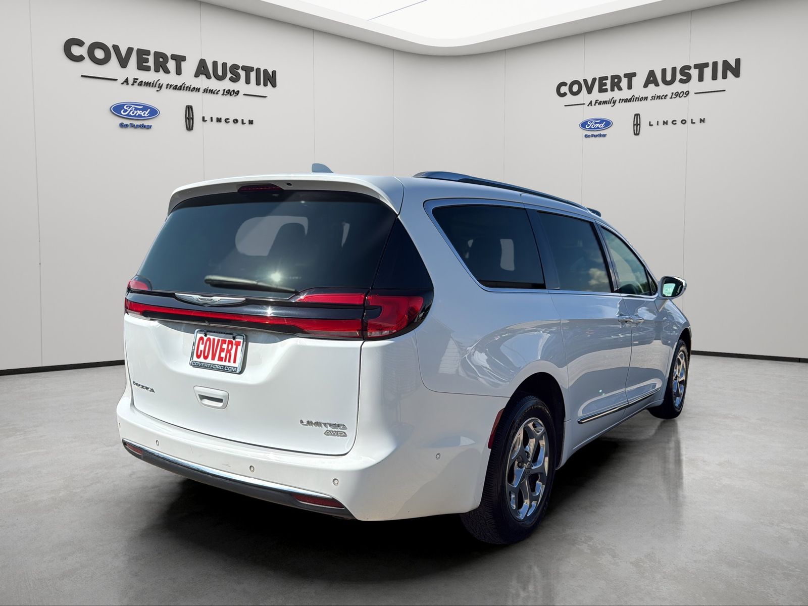 Used Car 2021 Chrysler Pacifica  Limited For Sale Under $30,000 In Austin, Texas