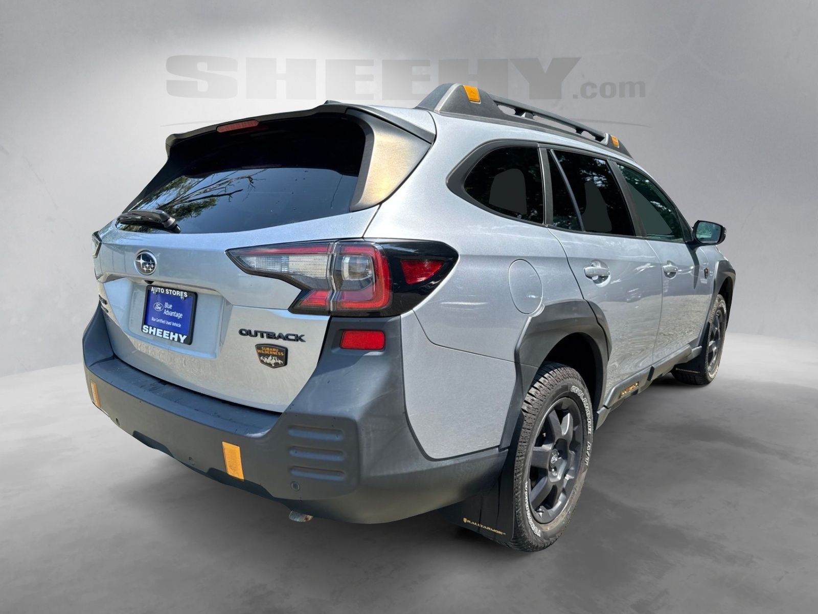 Used 2023 Ice Silver Metallic Subaru Wilderness image 15