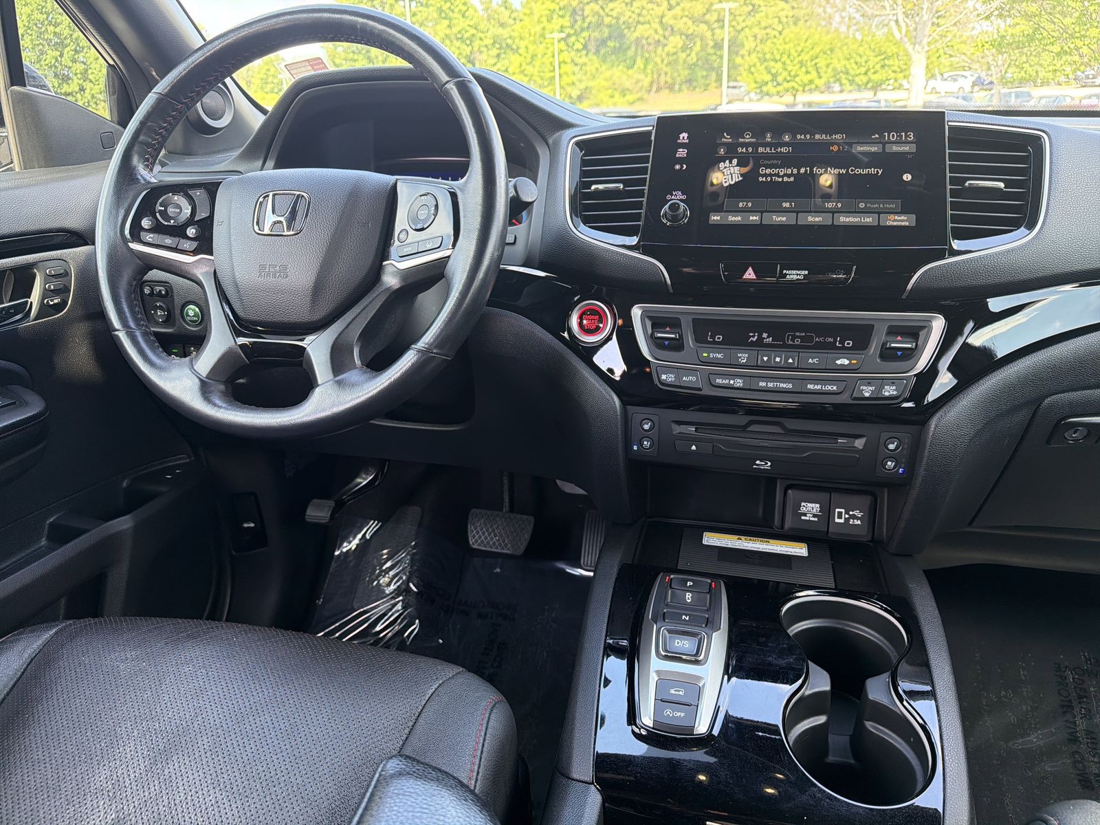 View vehicle photo 3