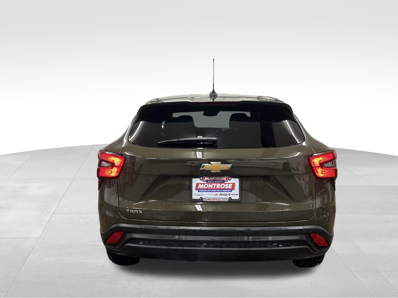 View vehicle photo 5