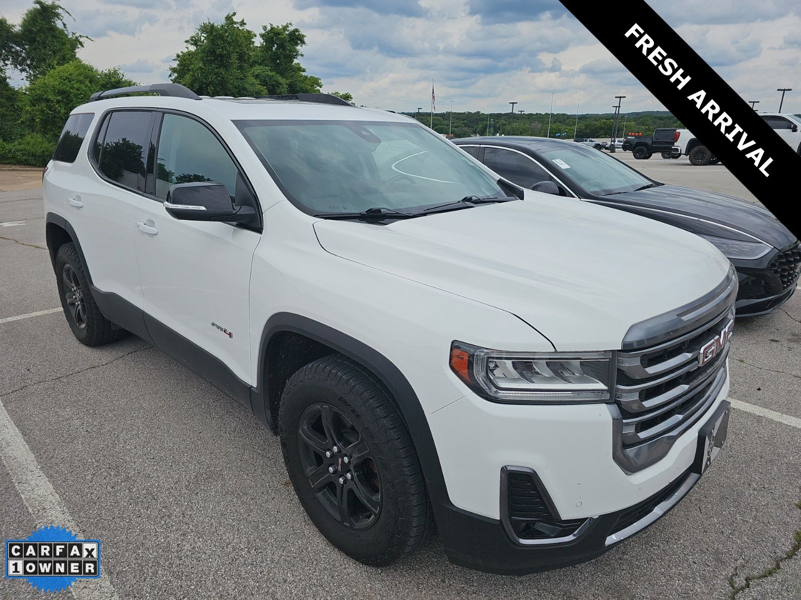 2023 GMC Acadia AT4 AWD's photo