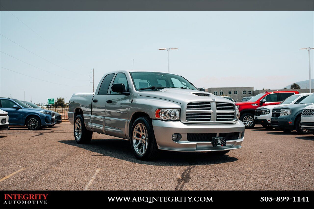 Bright Silver Clearcoat Metallic 2005 Dodge RAM 1500 Pickup Truck Rear-Wheel Drive 4-Speed Automatic