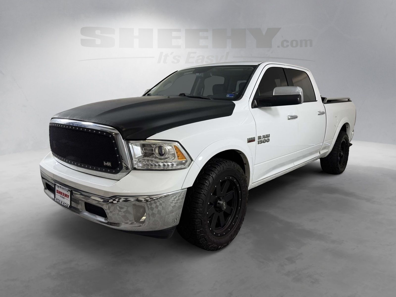 Used 2017 White Ram Laramie image 14