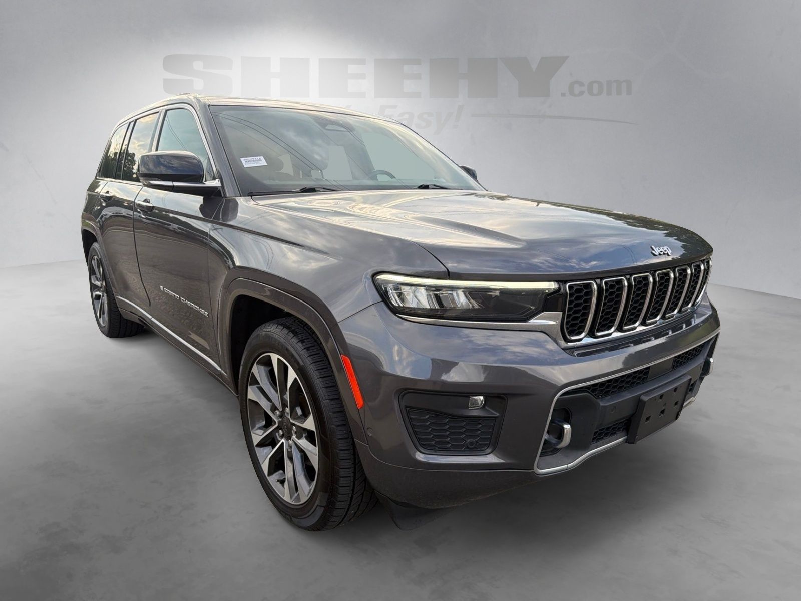 Used 2022 Metallic Jeep Overland image 2