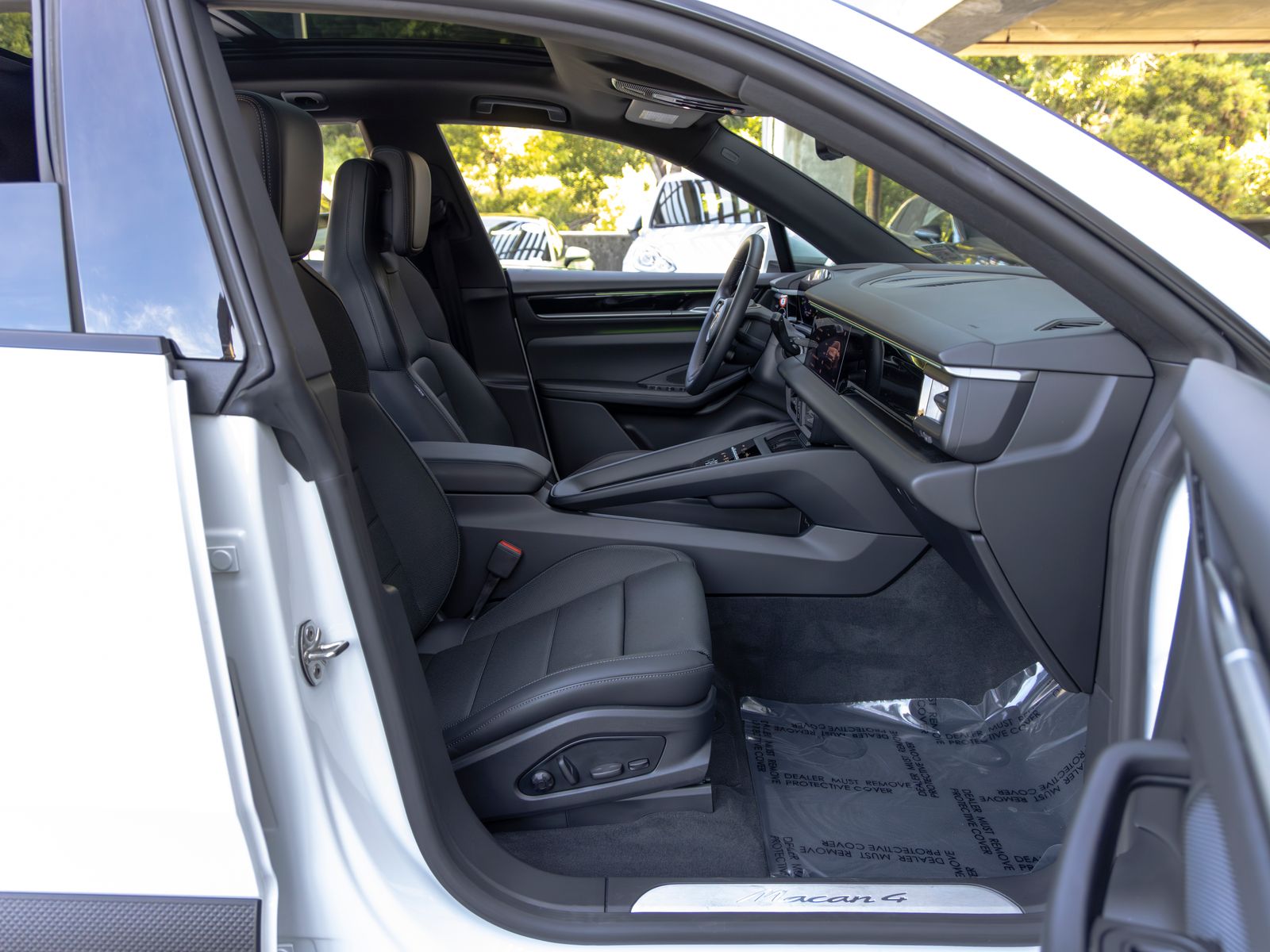 2025 Porsche Macan Base - Photo 55