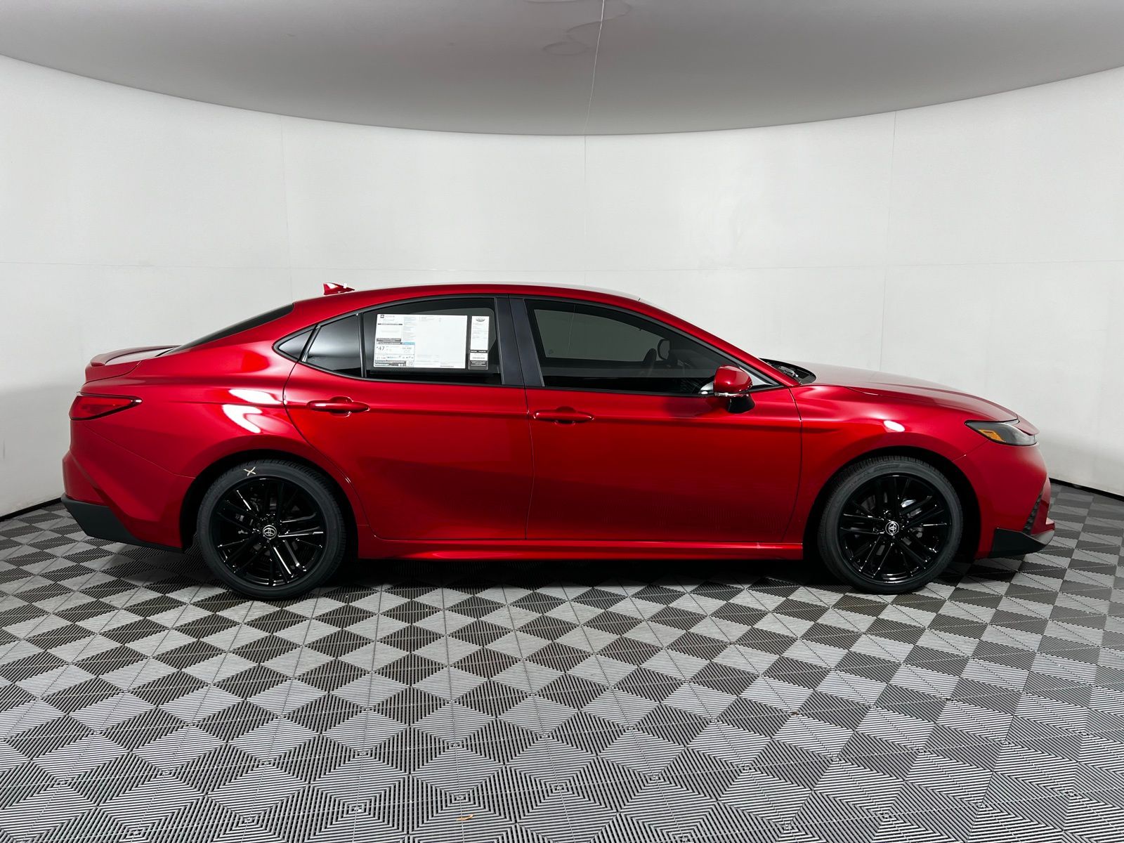 2025 Toyota Camry SE 4