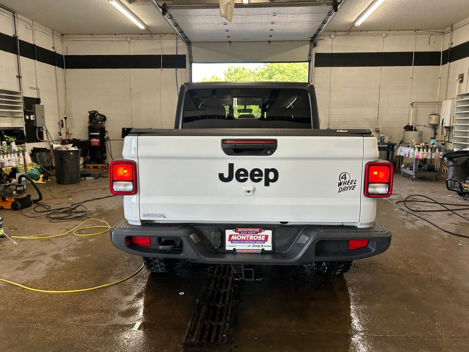 View vehicle photo 5