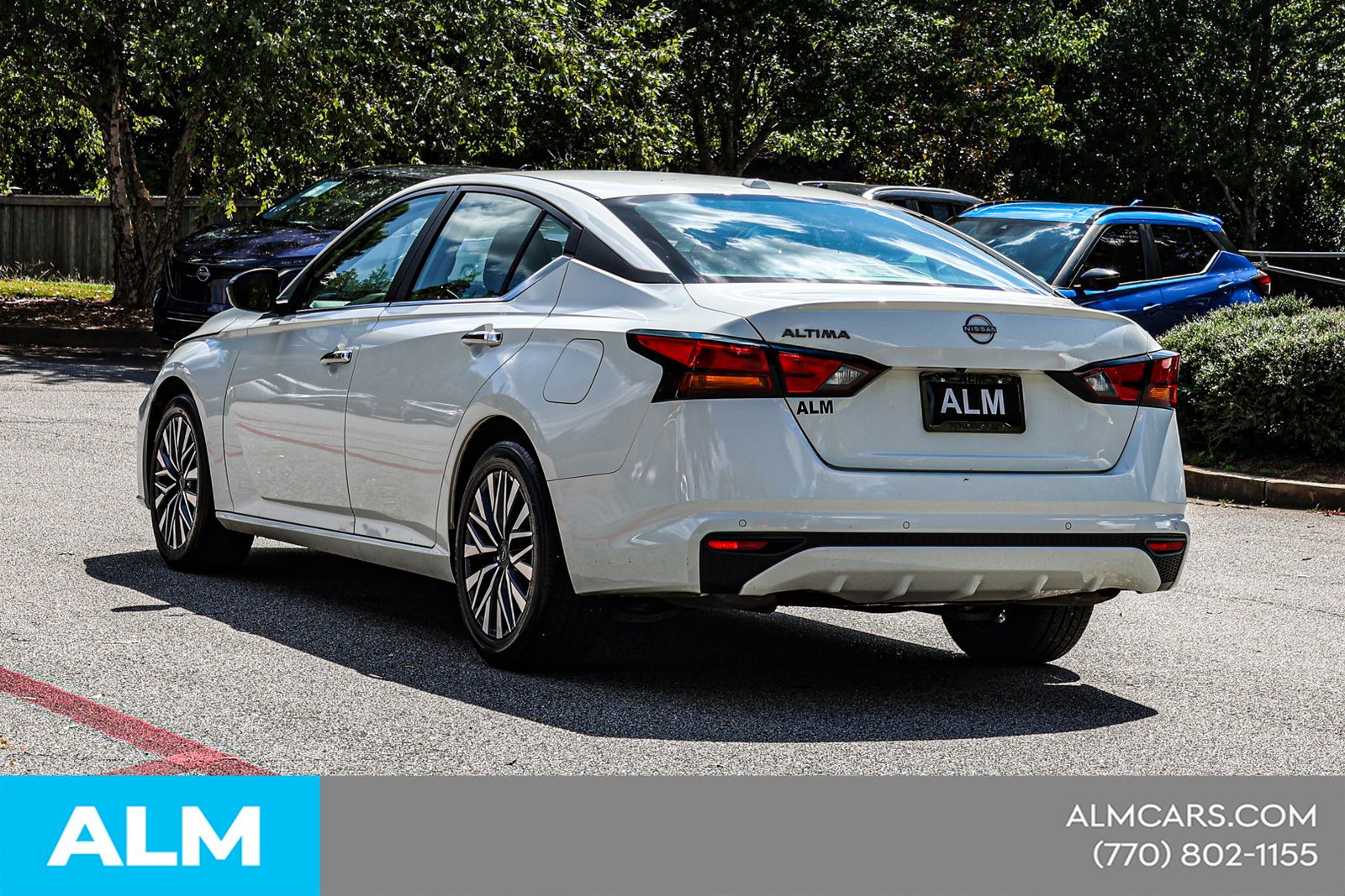 Used 2025 White Nissan 2.5 SV image 8