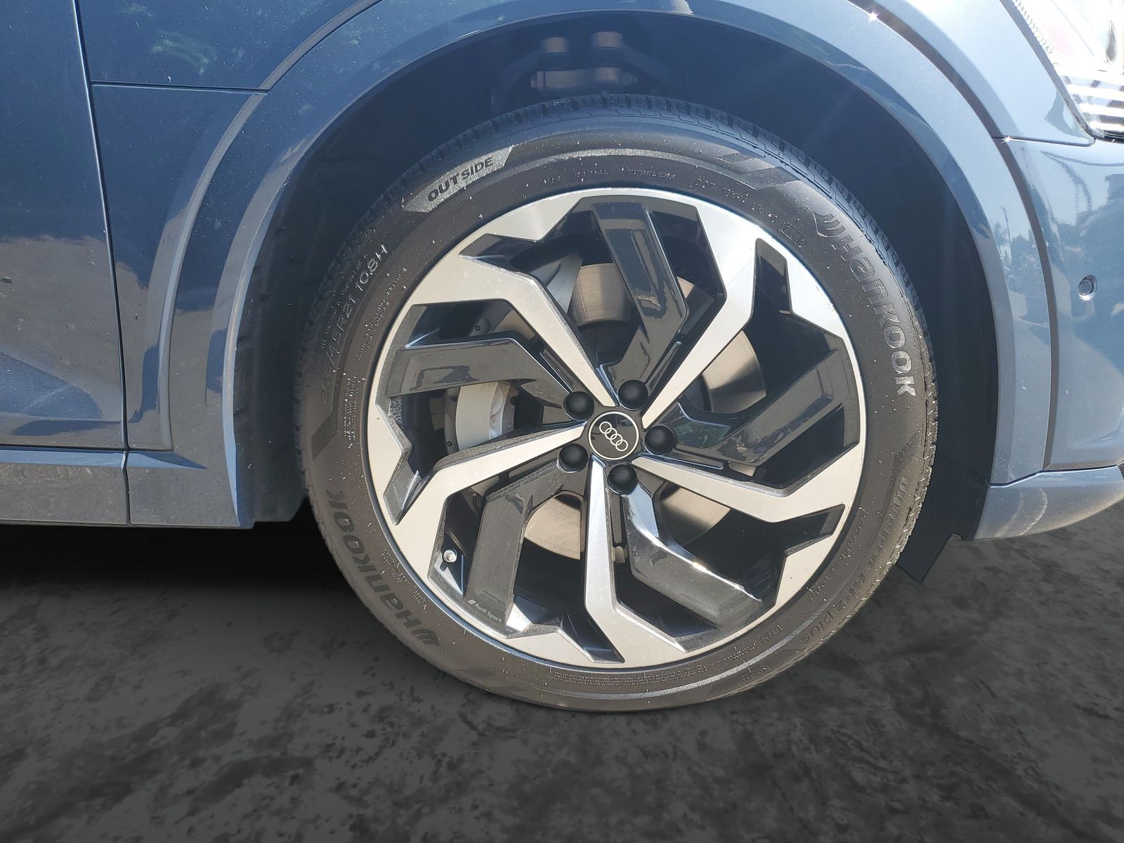 Vehicle photo