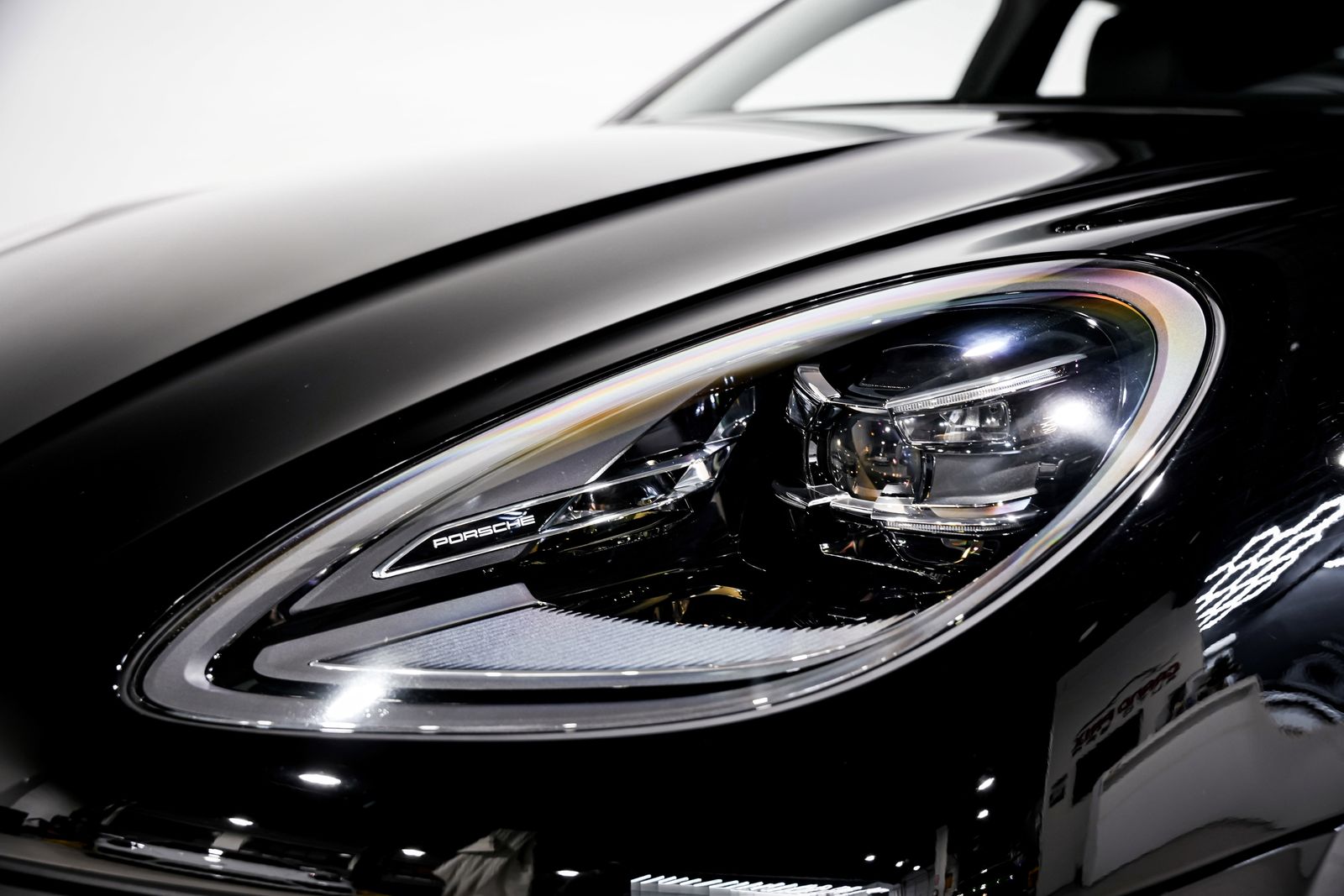 2024 Porsche Macan Base — photo 36