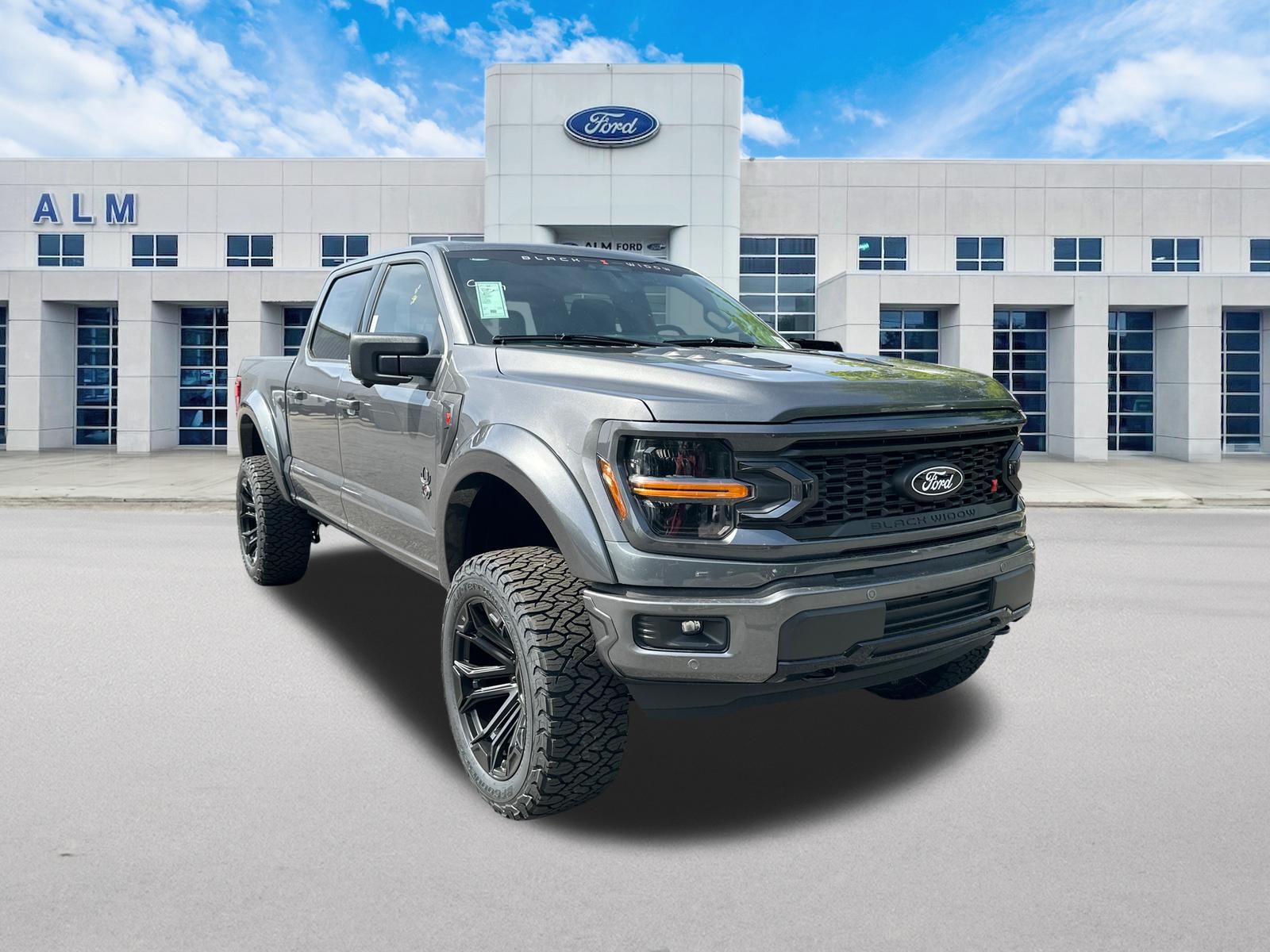 New 2026 Carbonized Gray Metallic Ford XLT image 4