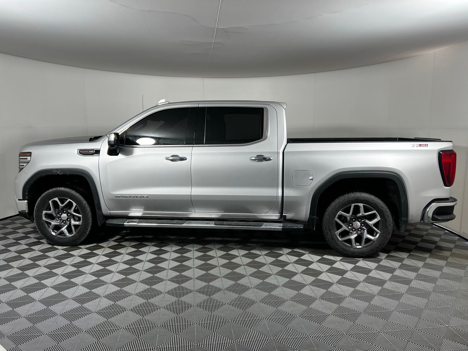 Thumbnail: 2022 GMC Sierra 1500 - 8