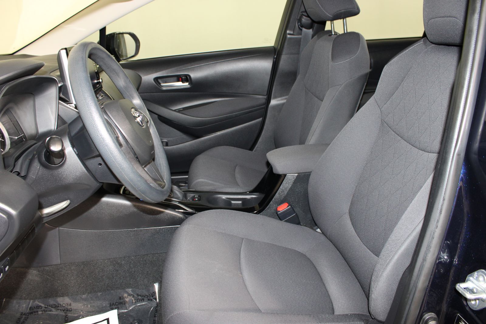 Used 2021  Toyota LE image 10