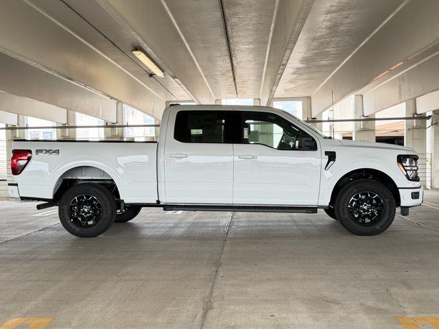 New 2026 Oxford White Ford XLT image 7