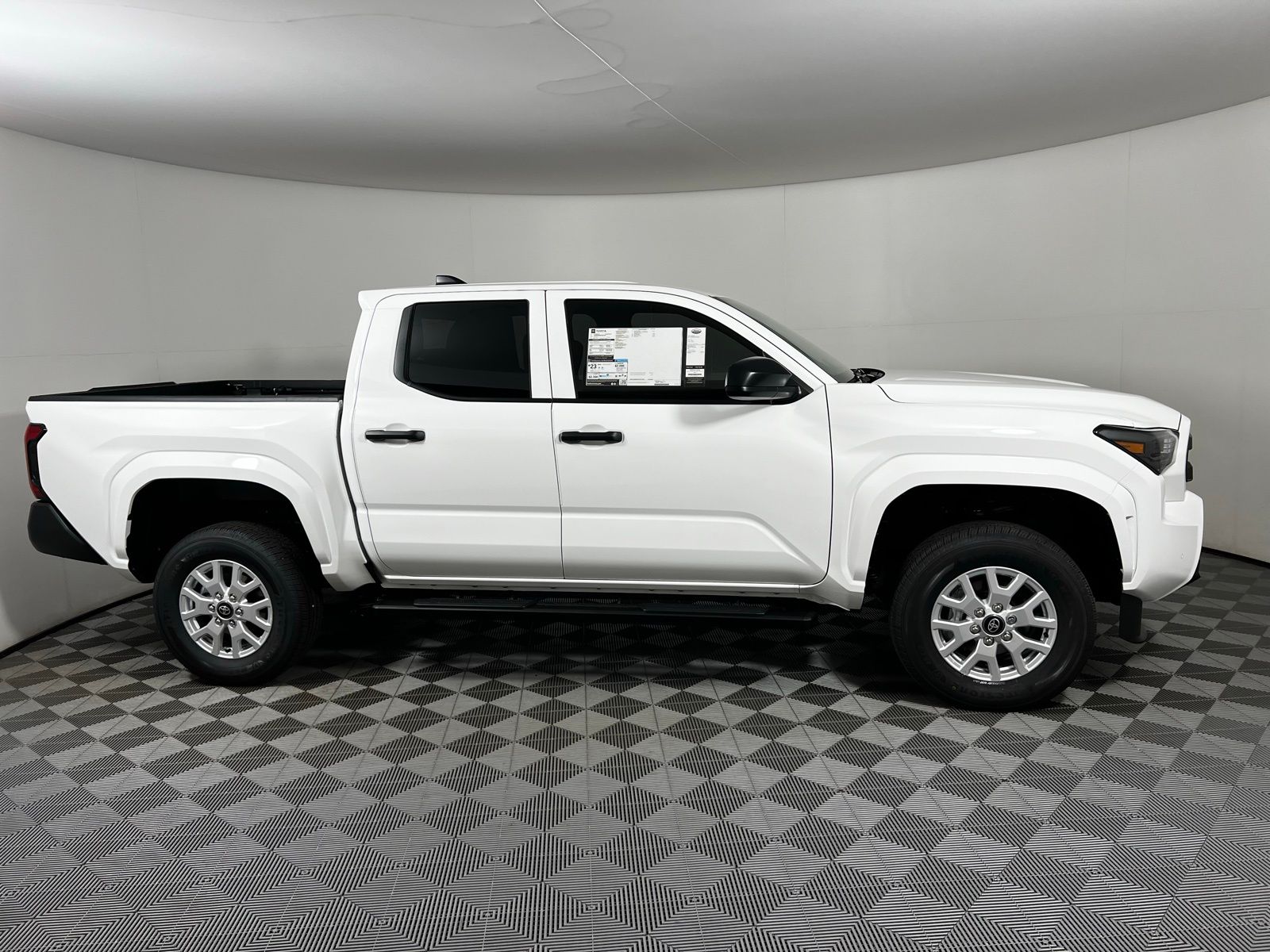 2025 Toyota Tacoma SR 4