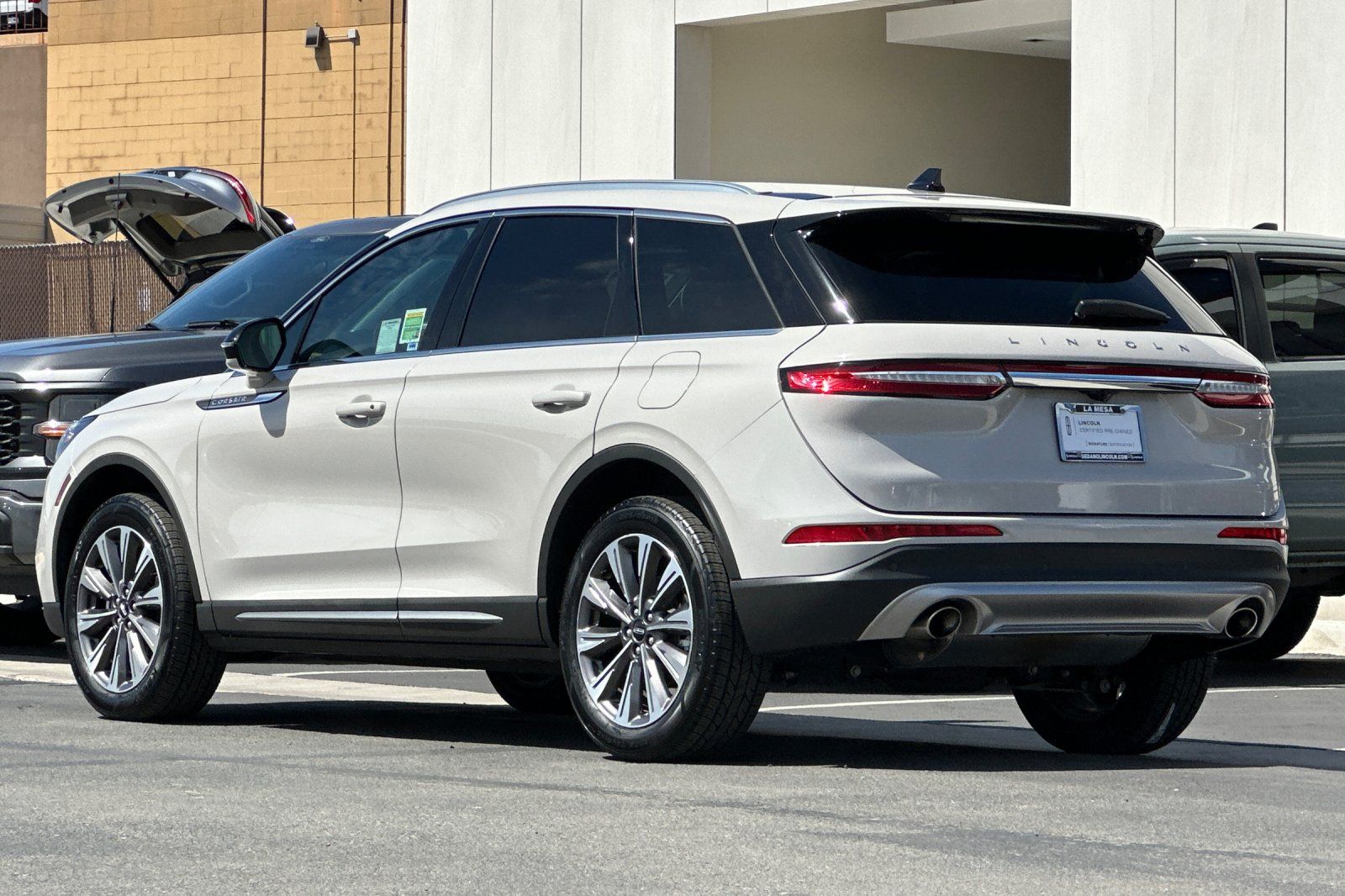 View vehicle photo 5