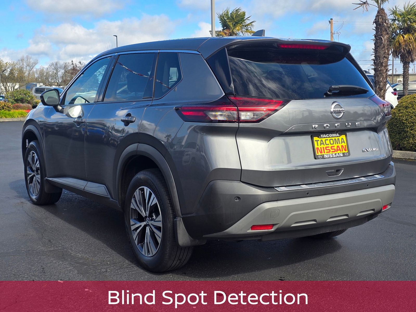 View vehicle photo 3