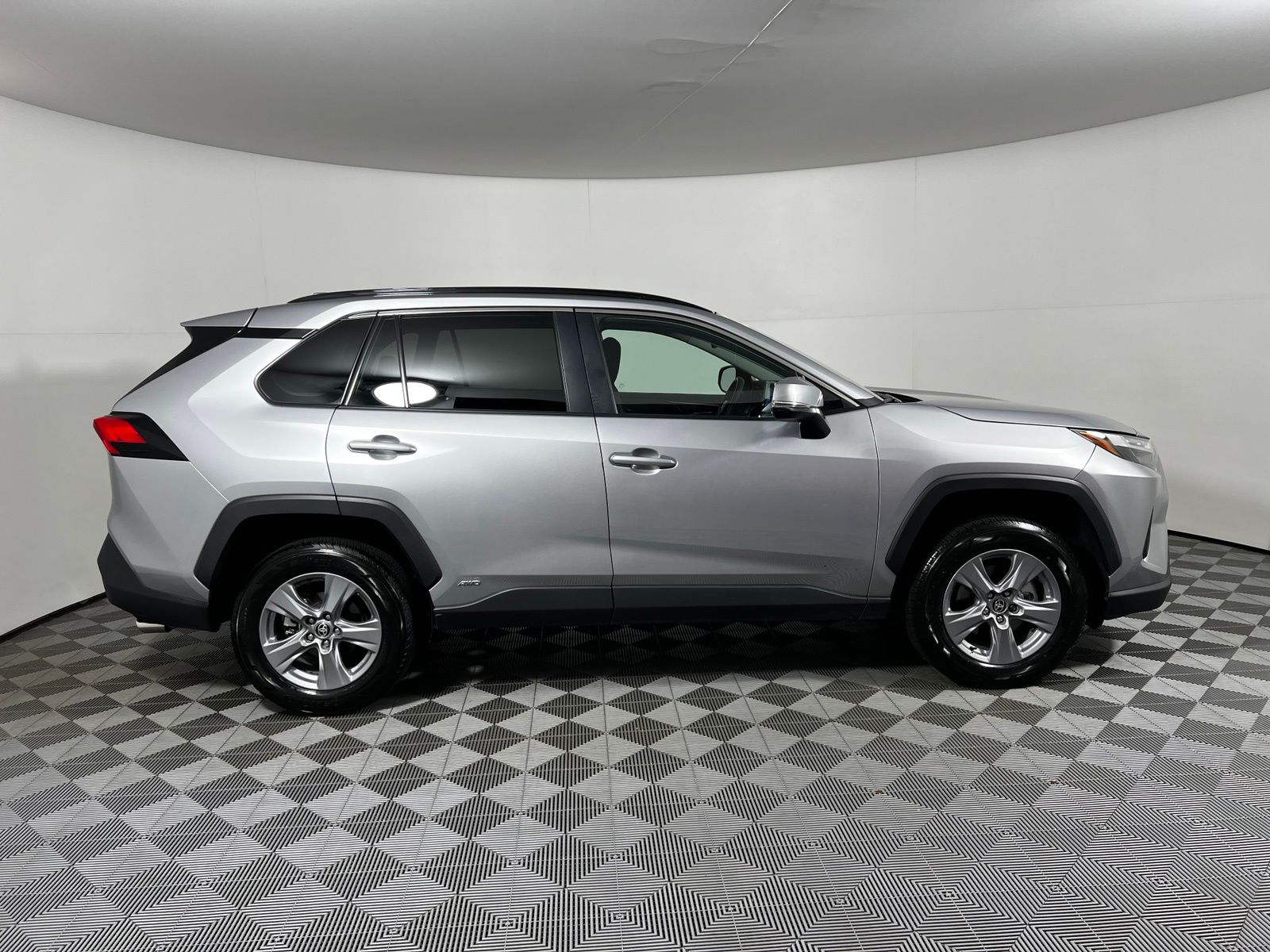 Thumbnail: 2025 Toyota RAV4 - 4