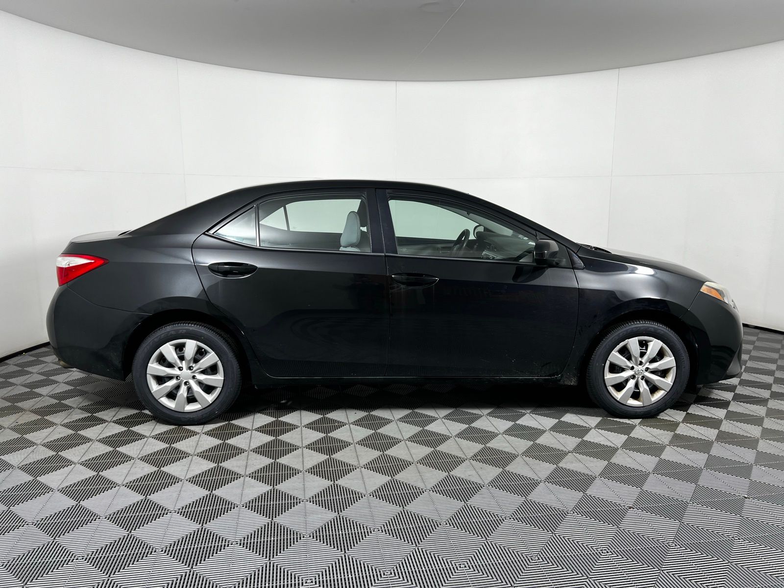 2016 Toyota Corolla LE 4