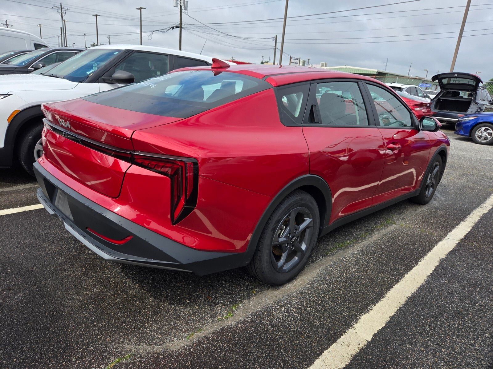 Used 2025 Red Kia LXS image 9