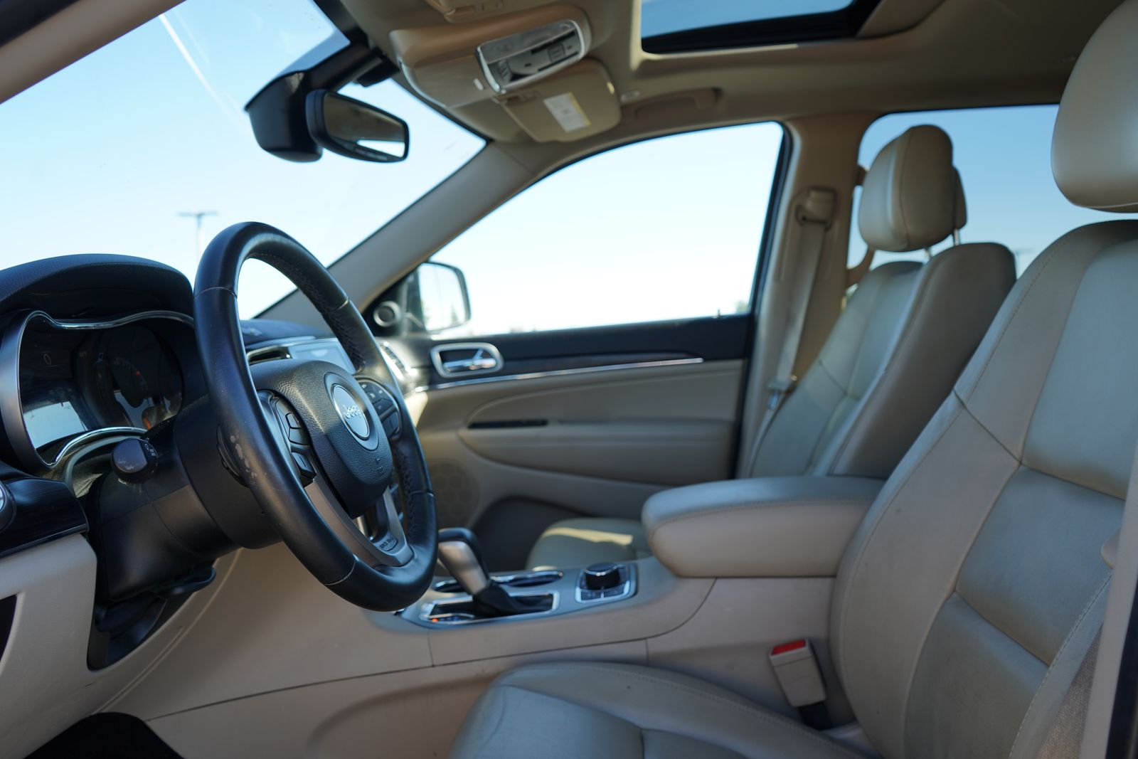 2019 Jeep Grand Cherokee Limited 23