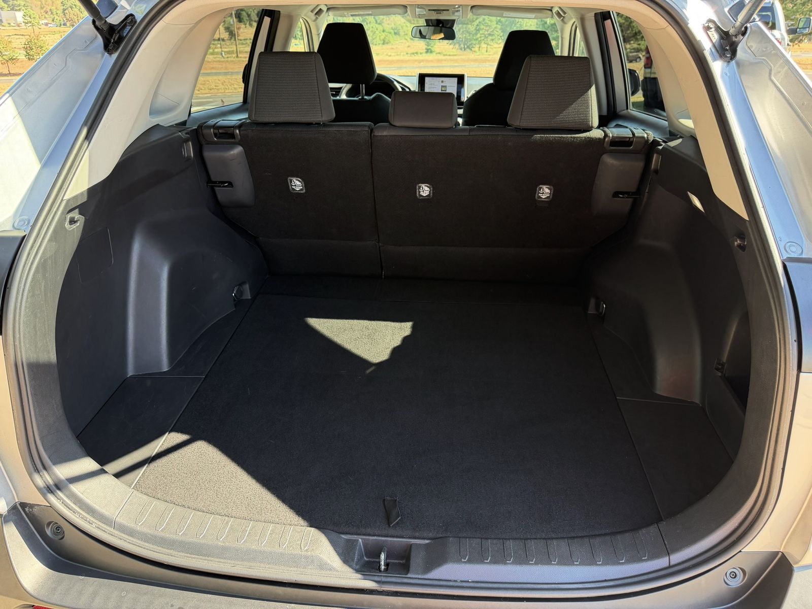 Used 2025 Silver Sky Metallic Toyota LE image 30