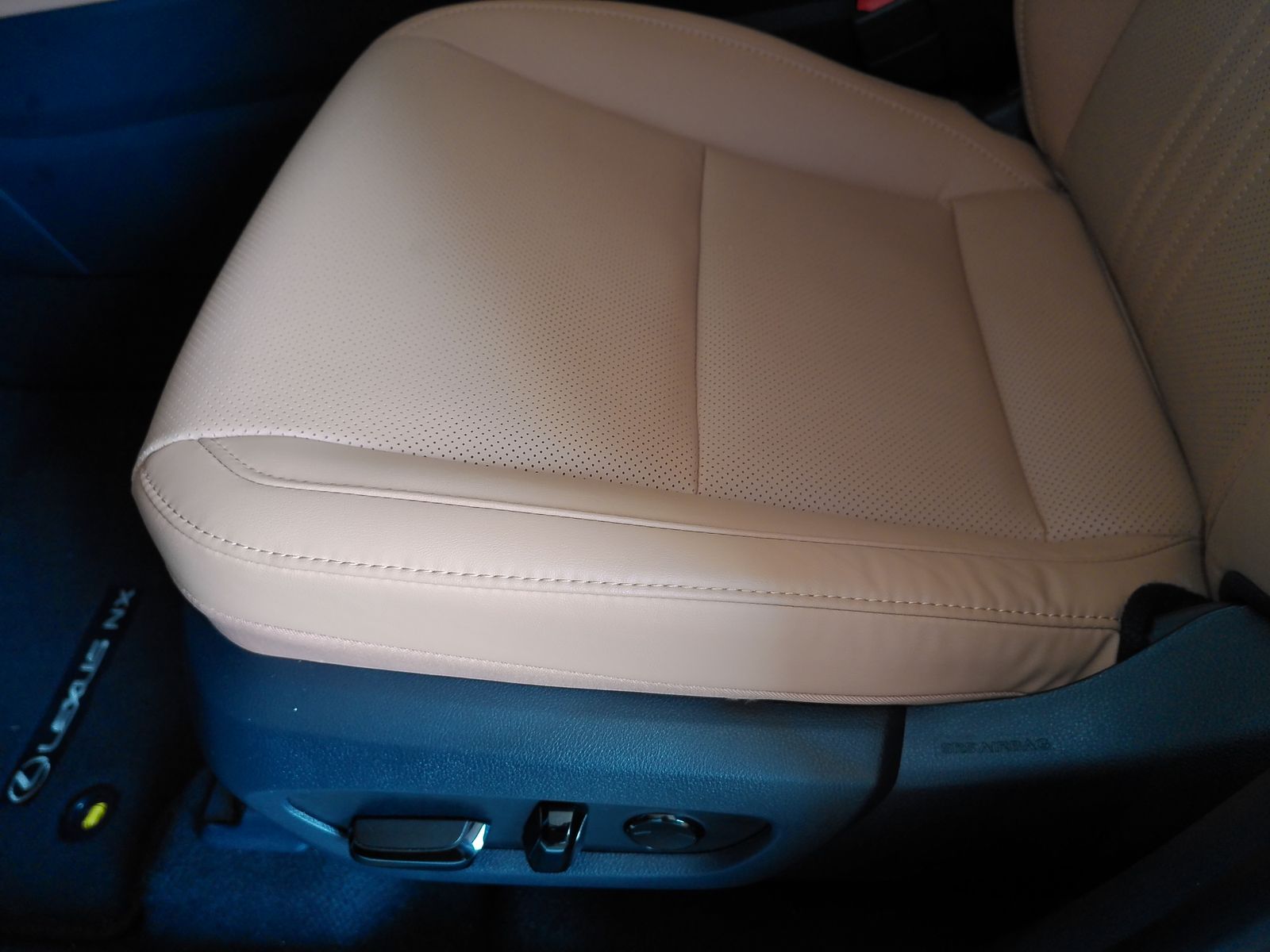 Used 2026 White Lexus 350h Premium image 24
