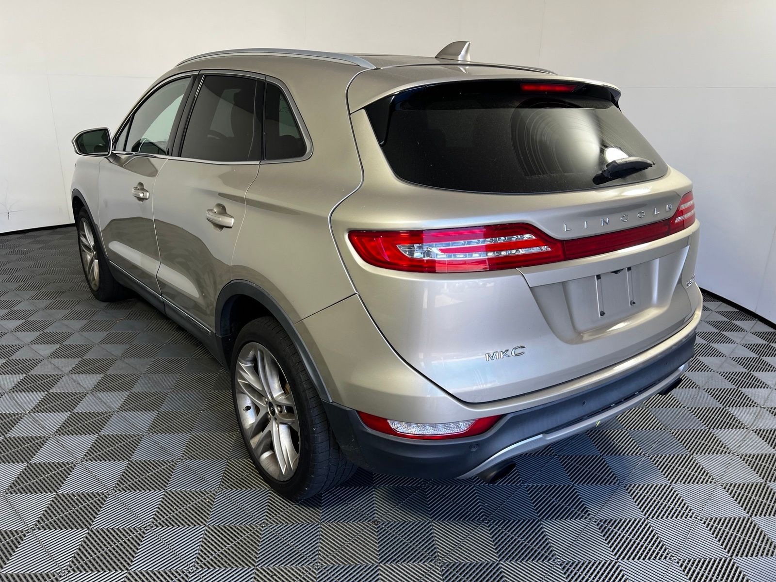Thumbnail: 2015 Lincoln MKC - 7