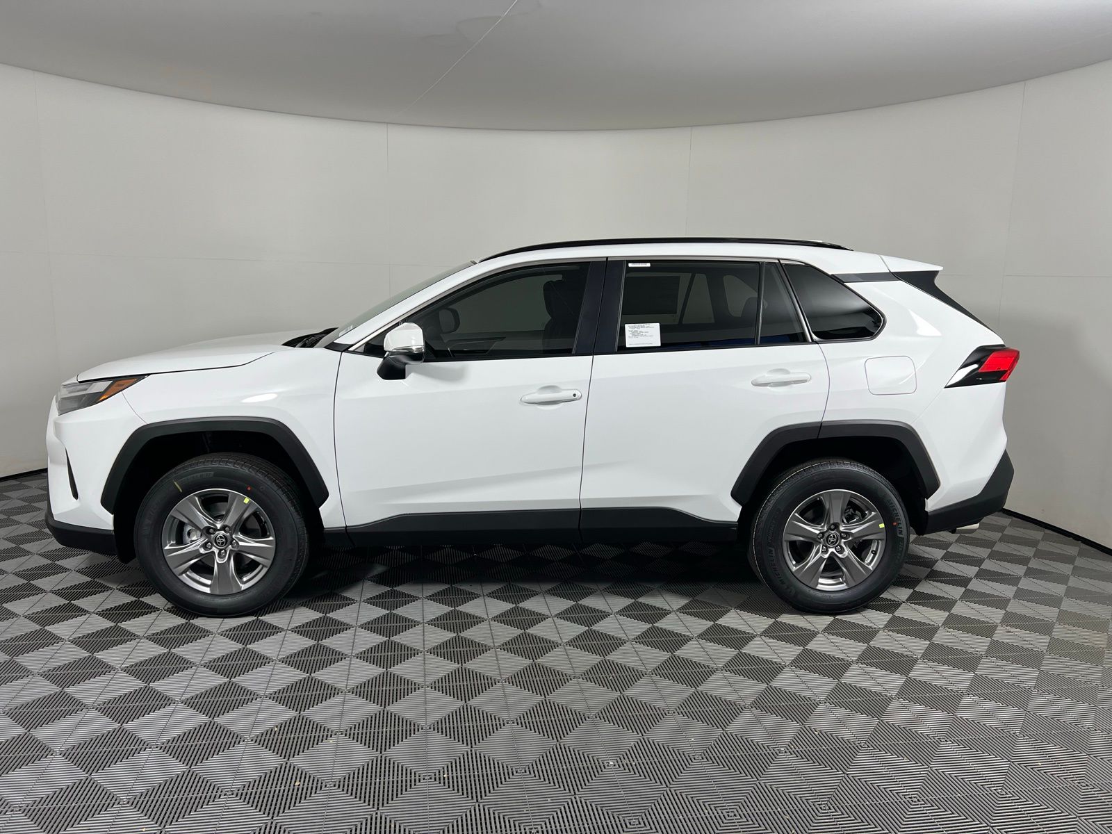 Thumbnail: 2025 Toyota RAV4 - 8