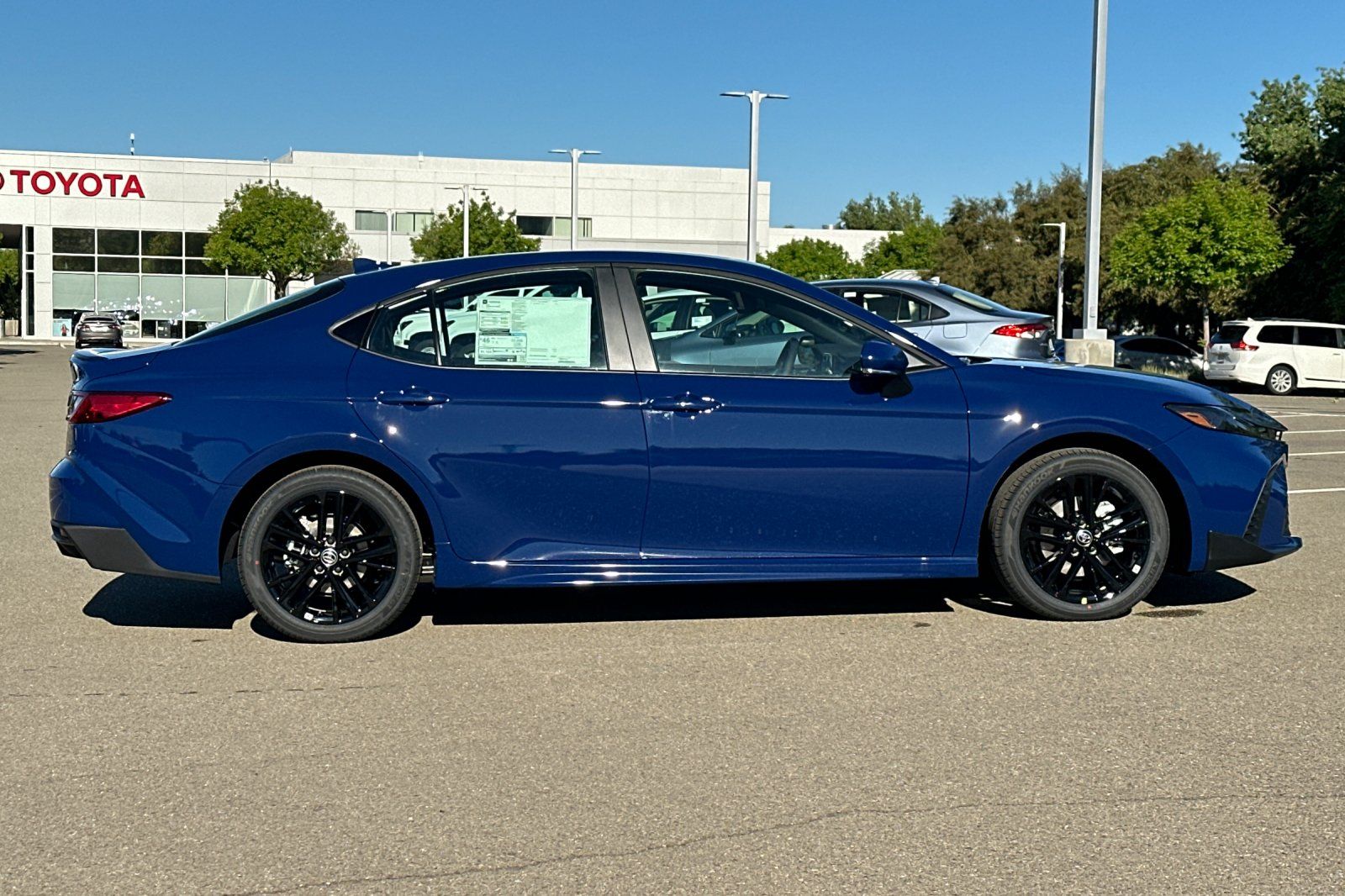 View vehicle photo 3