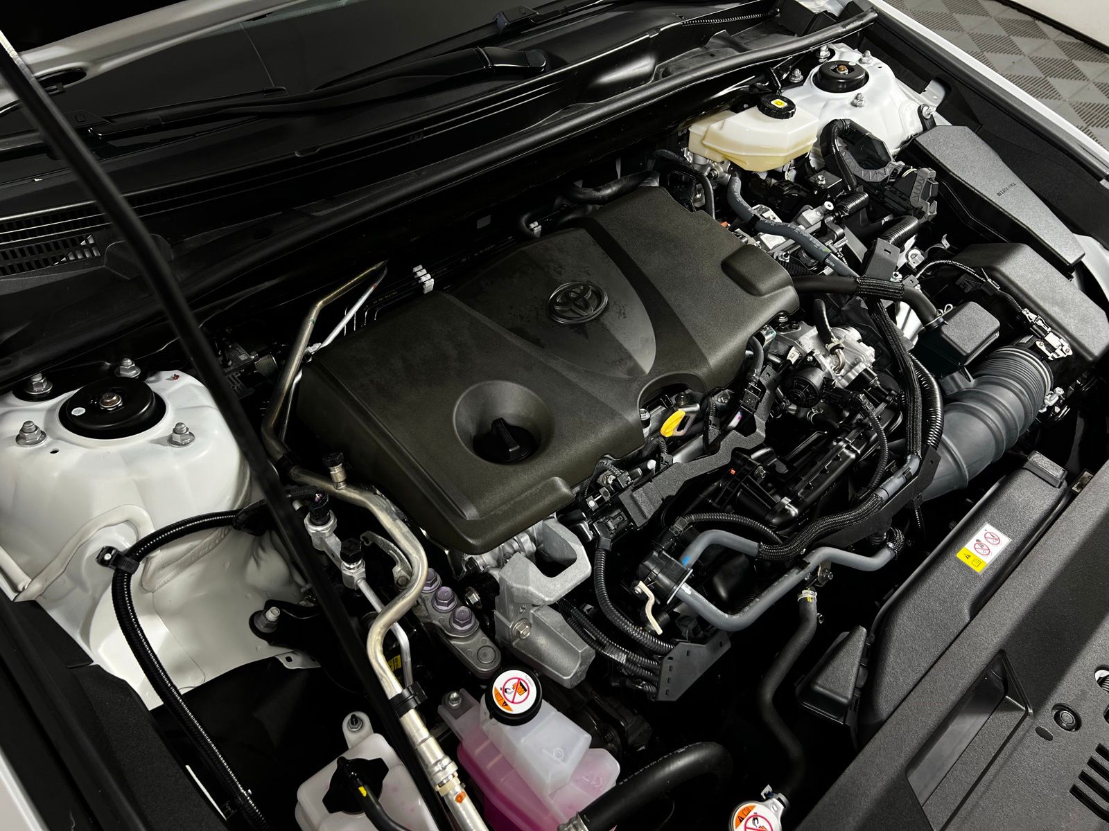 Thumbnail: 2025 Toyota Camry - 10