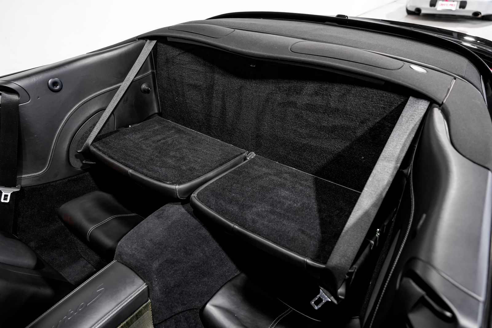 2011 Porsche 911 Turbo S — photo 24
