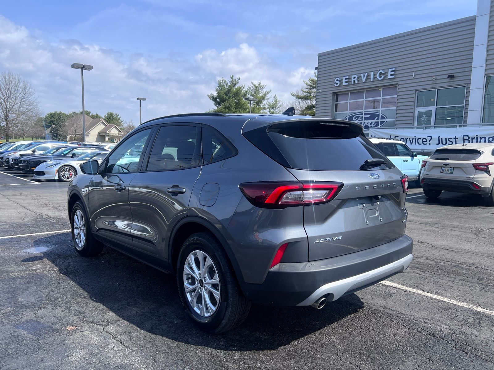 View vehicle photo 4