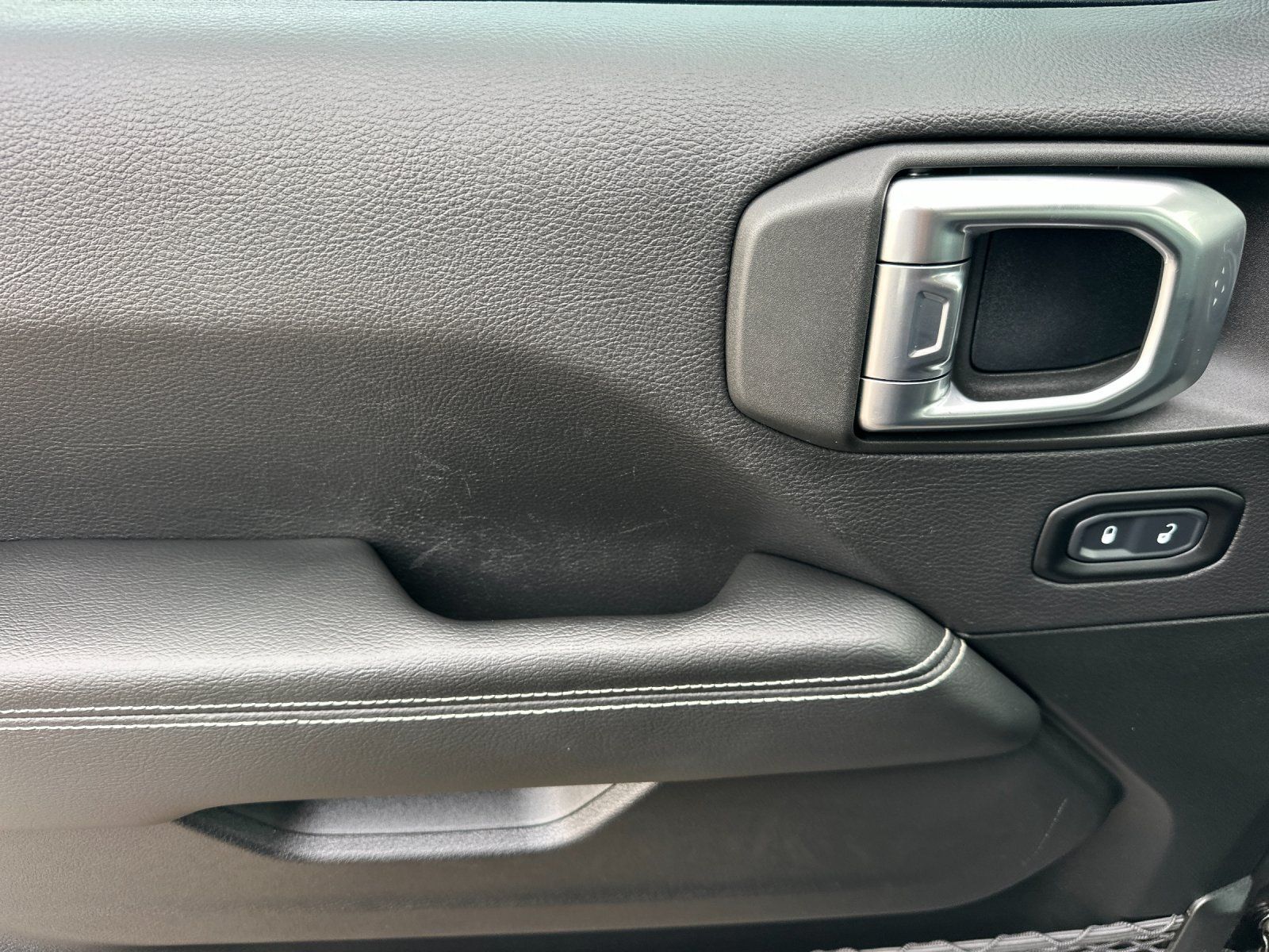 used 2020 Jeep Gladiator car, priced at $27,498