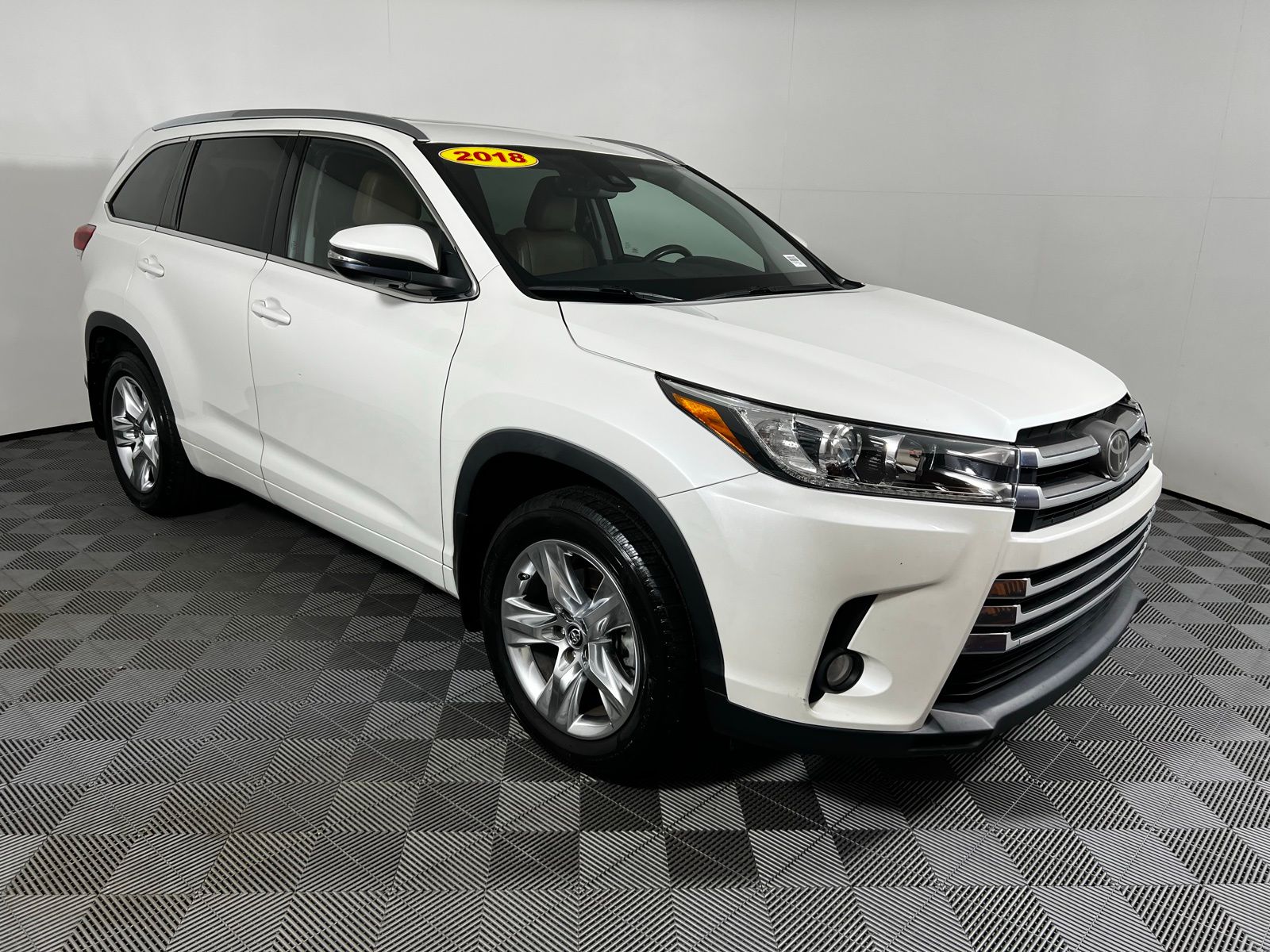 Thumbnail: 2018 Toyota Highlander - 3