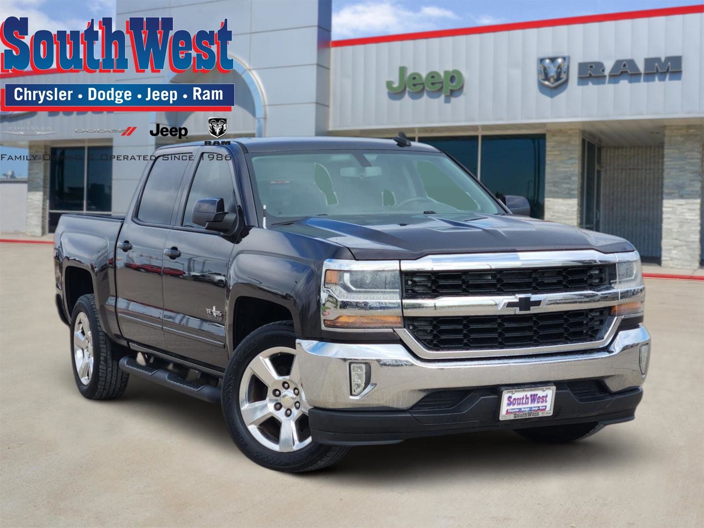 Gray (Tungsten Metallic) 2016 Chevrolet Silverado 1500 LT Crew Cab RWD Pickup Truck 4X2 6-Speed Automatic Overdrive