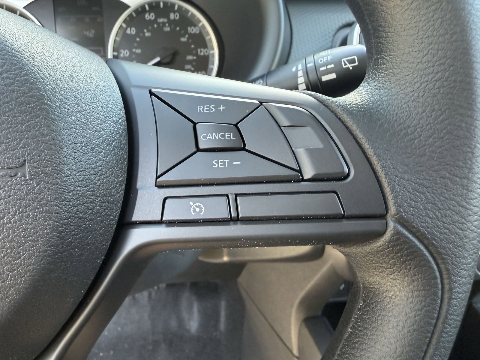 2025 Nissan Kicks Play S photo 11