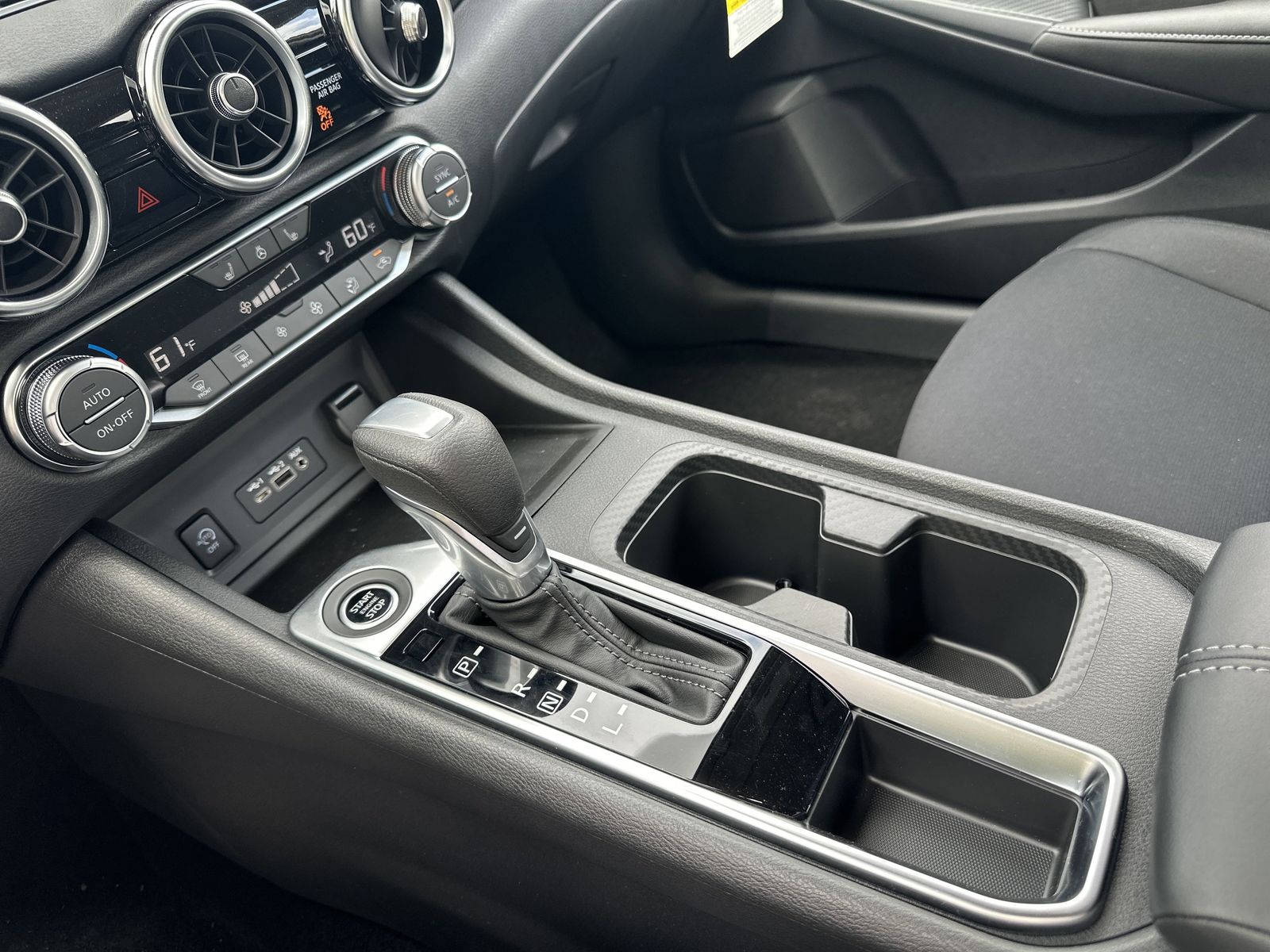 2025 Nissan Sentra SV photo 9