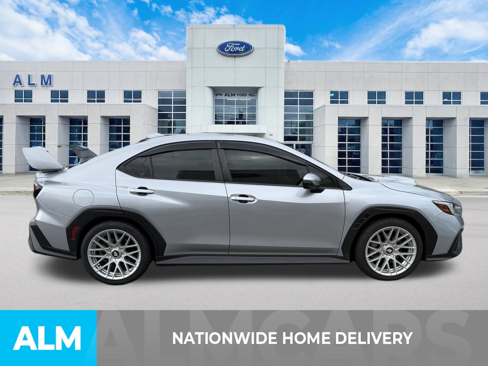 Used 2022 Silver Subaru Limited image 4