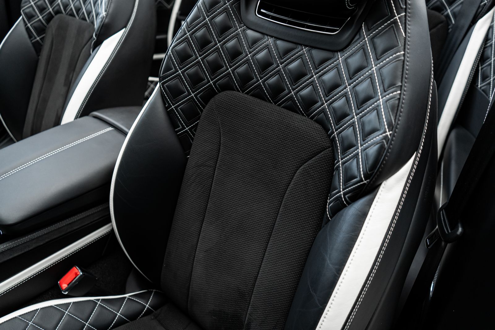 2024 Bentley Continental GTC Mulliner - Photo 29