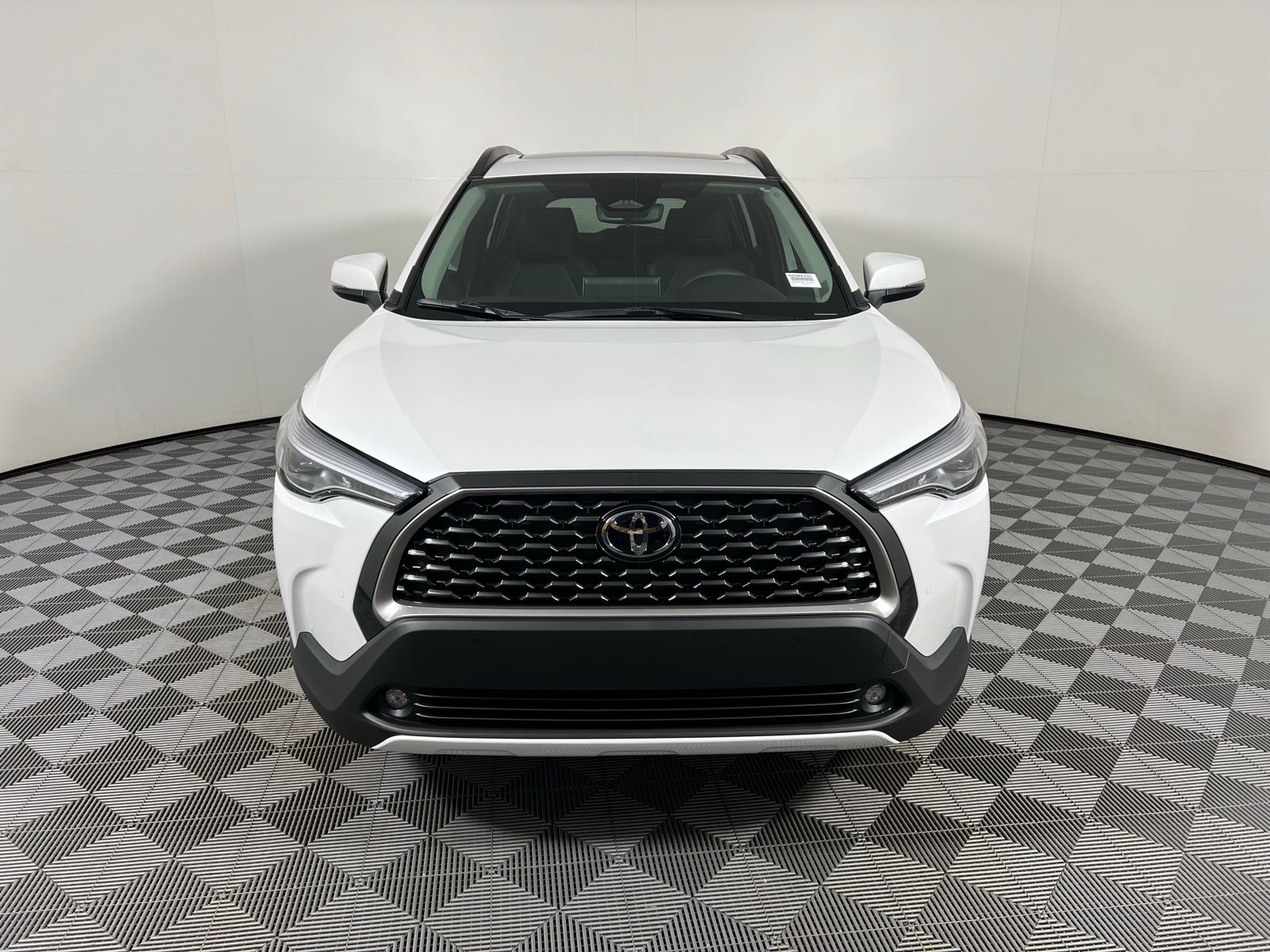 2025 Toyota Corolla Cross XLE 2