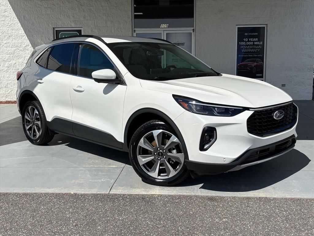 Star White Metallic Tri-Coat 2023 Ford Escape Platinum AWD SUV / Crossover All-Wheel Drive 8-Speed Automatic