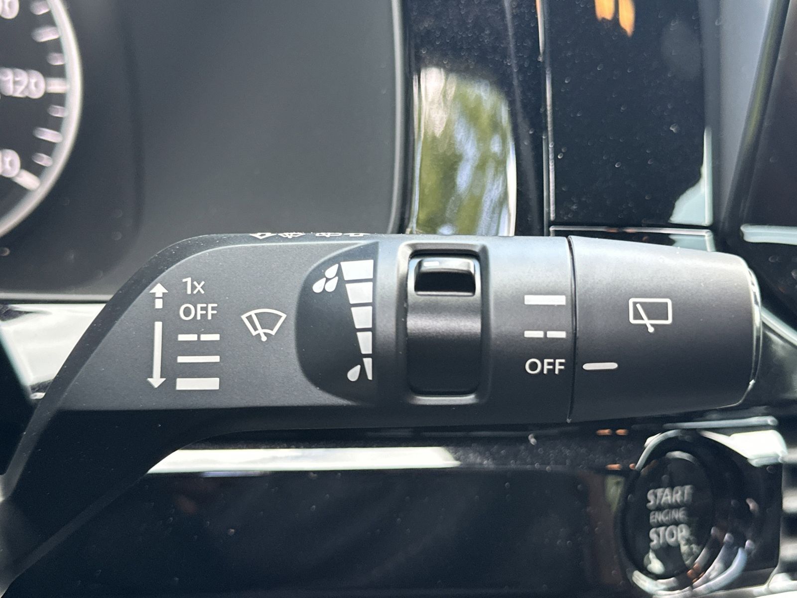 2025 Nissan Pathfinder Rock Creek photo 10