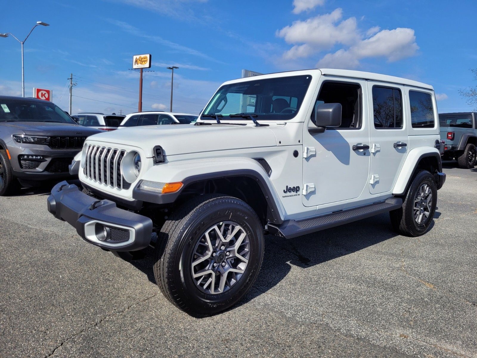 2026 Jeep Wrangler 4-Door Sahara's photo